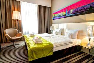Отель NoBo Hotel - business Лодзь Стандартный двухместный номер с 1 кроватью или 2 отдельными кроватями-1